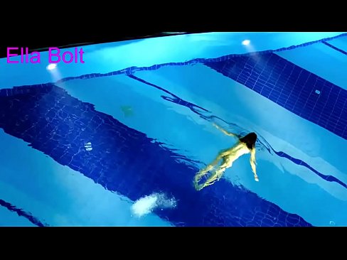 ❤️ నేను చూడటం ఆపలేను, ELLA BOLT రిసార్ట్ పూల్‌లో నగ్నంగా ఈత కొడుతూ దొరికిన యువ అందగత్తె అంగ పోర్న్ te.novoporn-com.ru ❌️